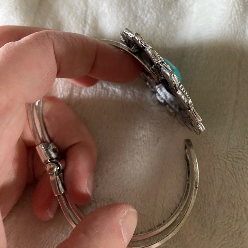 Cute western fashion bracelet!